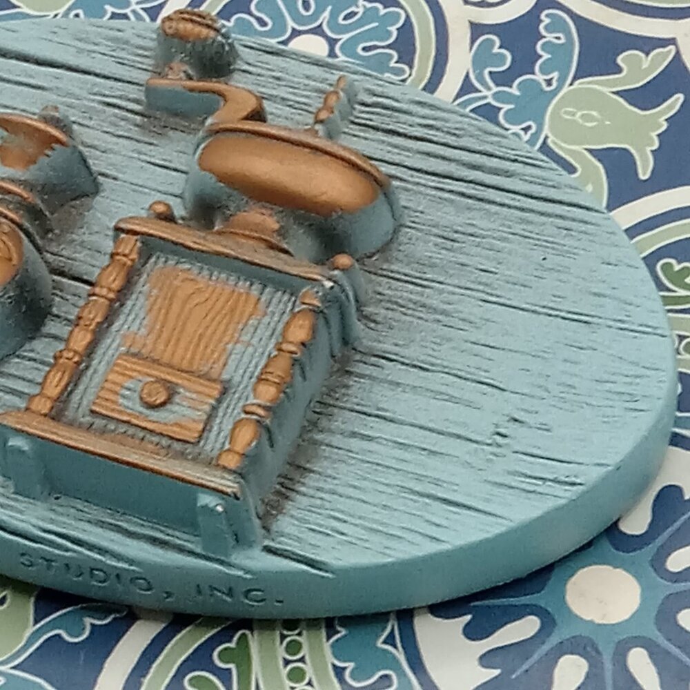 MILLER STUDIO '79 BLUE Oval Chalkware One Kitchen Plaque Coffee Grinder 5.25" - Picture 4 of 11